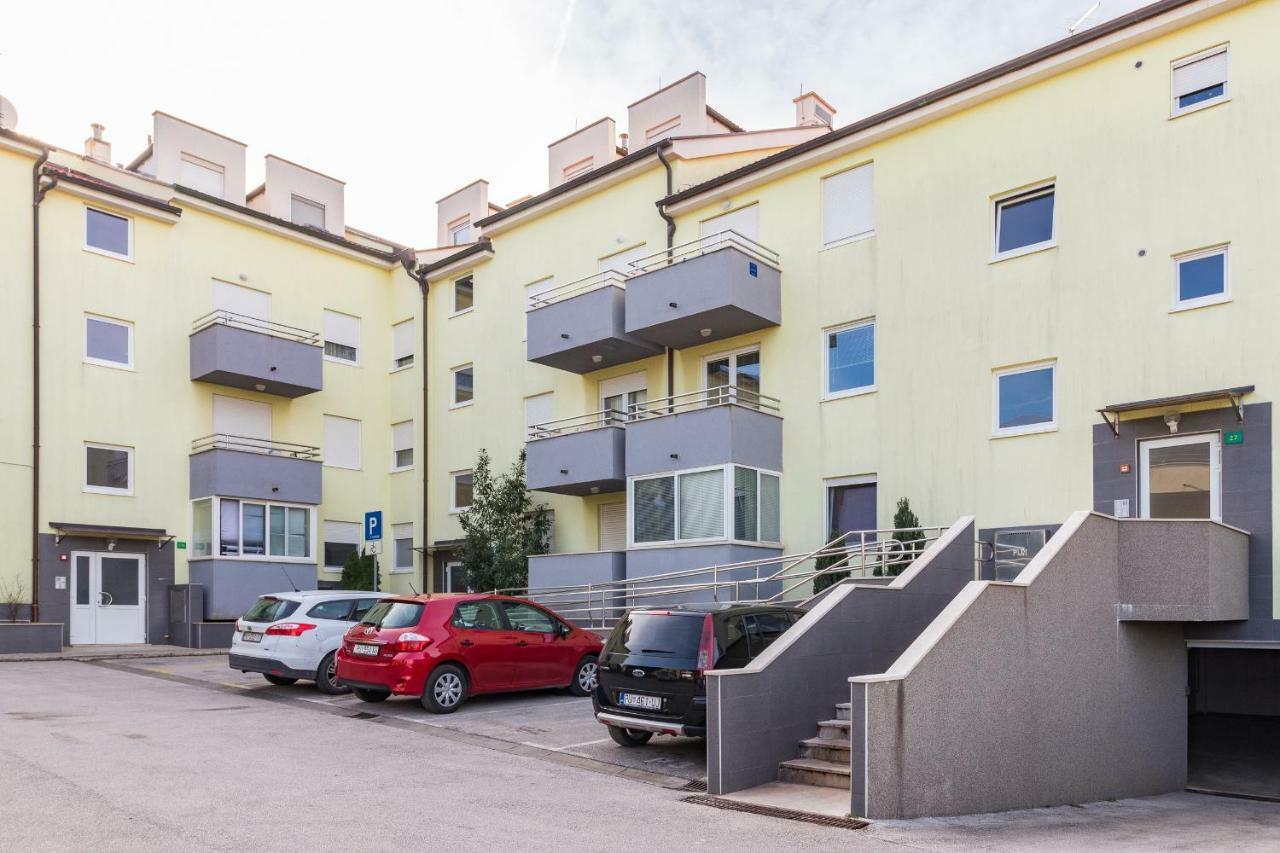 Apartment Klara Pula Exterior foto